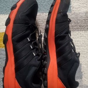 adidas traxion trainers